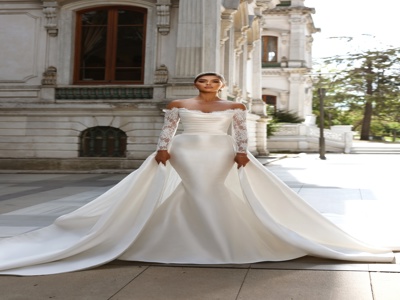 V领与圆领哪一种更能展现女性的优雅与魅力